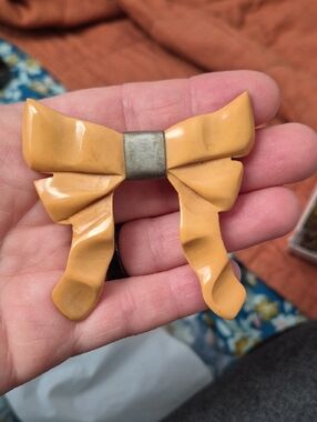 Vintage Bow Brooch Pin. So Cute On Bags Coats And Jackets!